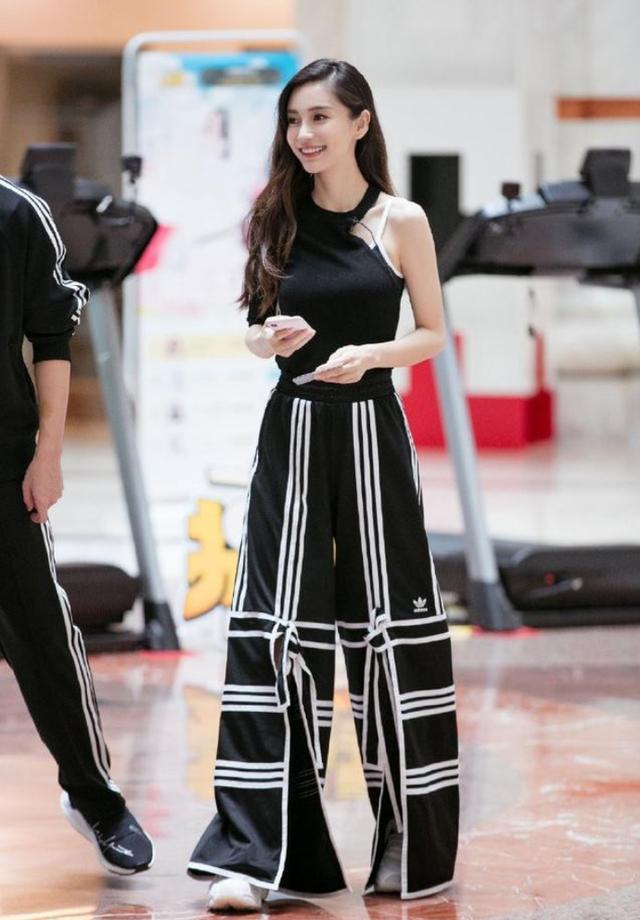 春意盎然,是谁在4月已经迫不及待地穿上了短袖? 春意盎然,是谁在4月已经迫不及待地穿上了短袖?