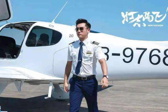 飞跃长江，张雪的壮志与挑战