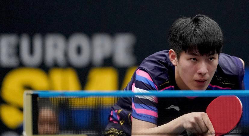 温瑞博4比2力克日本选手，夺得男单冠军，一场技术与意志的较量