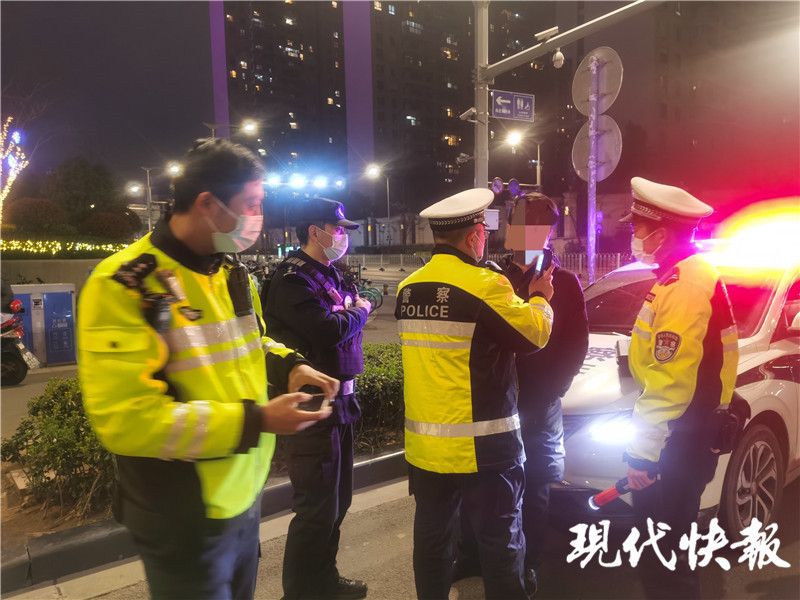 上海某商场停车场惊现钉墙事件，安全与管理的双重拷问