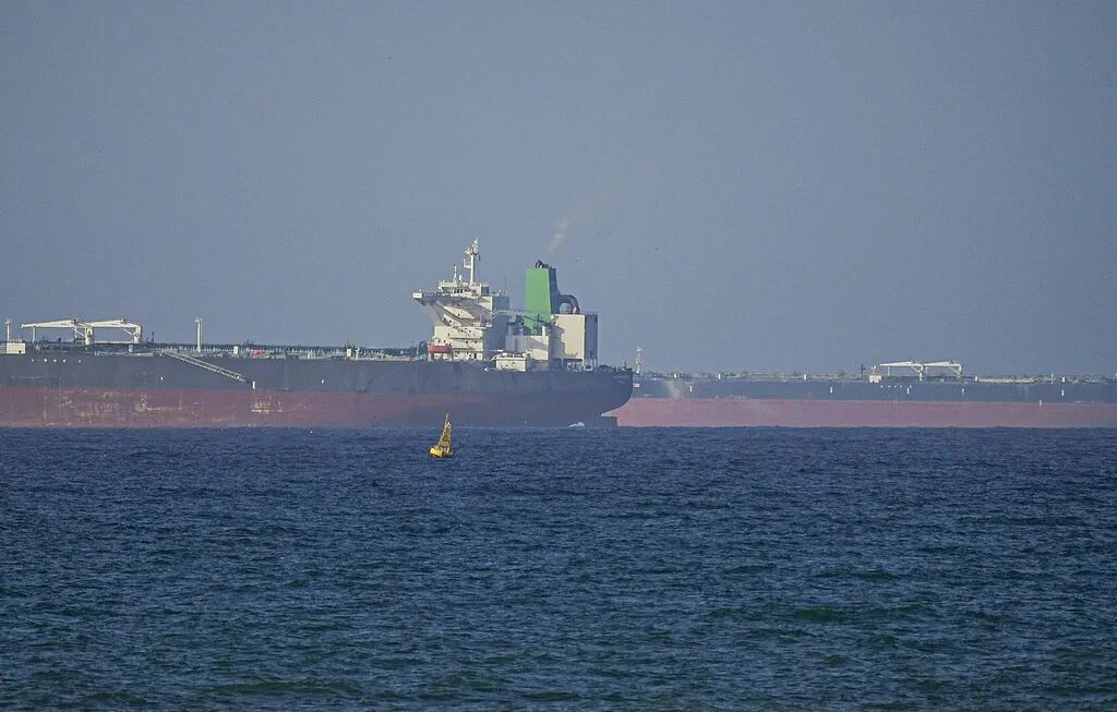 美对伊港口封锁令生效，历史、影响与未来展望