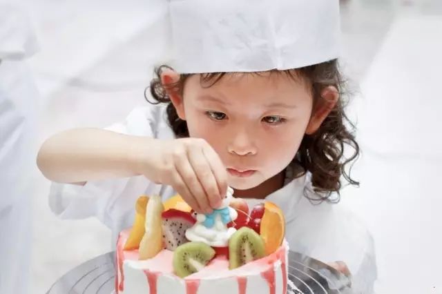 烘焙早教,在甜蜜中播种创意与成长的种子 烘焙早教,在甜蜜中播种创意与成长的种子