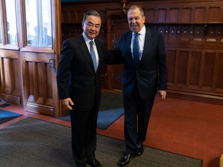 王毅外长与俄罗斯外长拉夫罗夫的会谈，深化合作，共谋发展