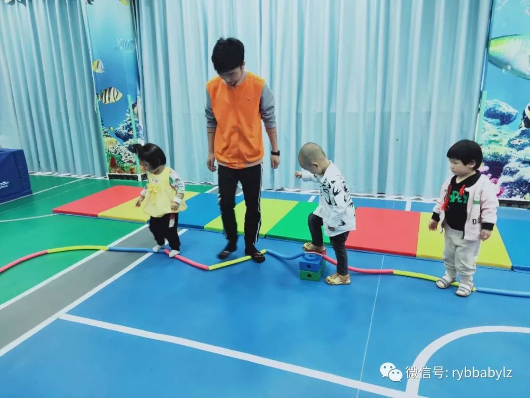 探索里外,早教游戏中的智慧与乐趣 探索里外,早教游戏中的智慧与乐趣