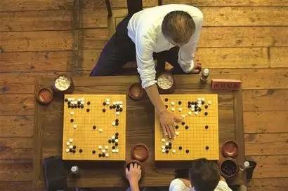 夸赞围棋比赛中的高手,艺术与智慧的完美碰撞 夸赞围棋比赛中的高手,艺术与智慧的完美碰撞