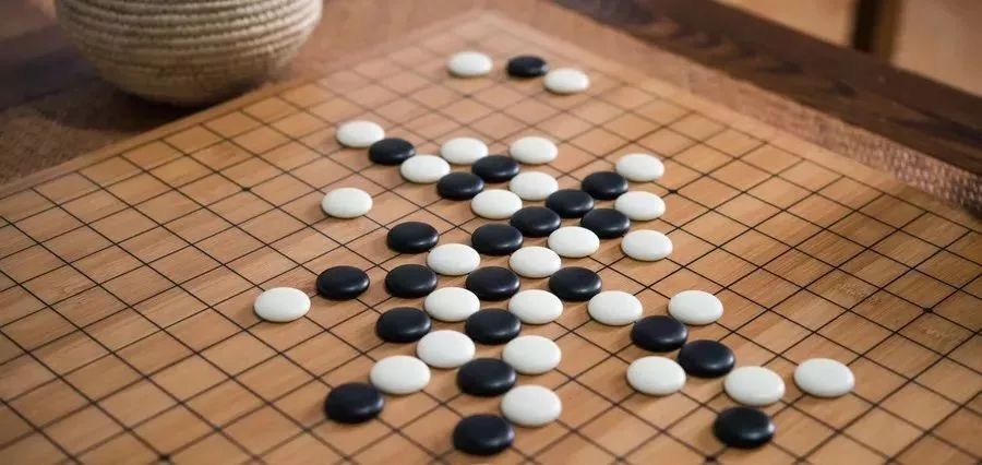 探索罗汉床与围棋的和谐共融,传统与智慧的碰撞 探索罗汉床与围棋的和谐共融,传统与智慧的碰撞