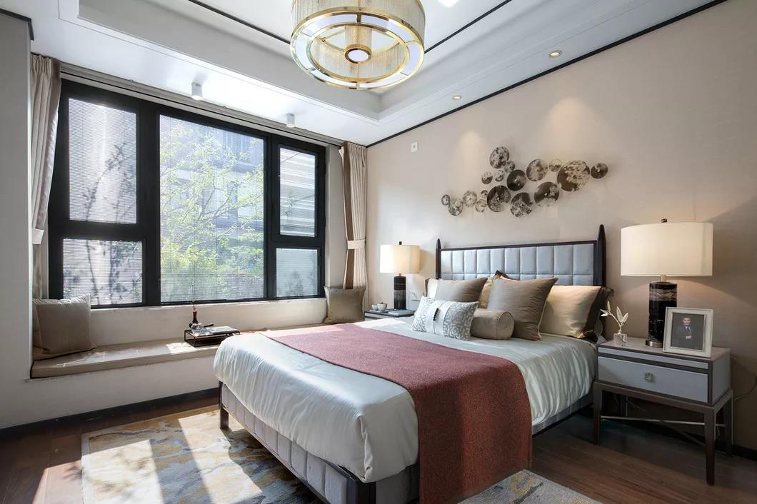 中式装修与墙纸的完美邂逅，传统与现代的和谐共生