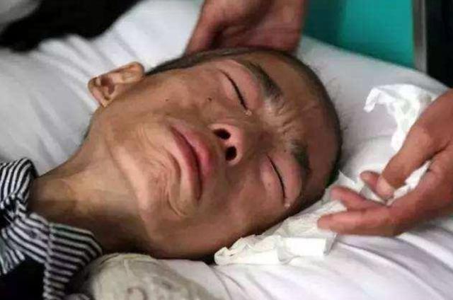 青春的代价，16岁少年与同学比肩踏入肺癌晚期的悲剧